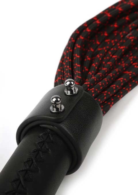 Skórzany flogger z supłami Hidden Desire 55 cm czarno czerwony Hidden Desire